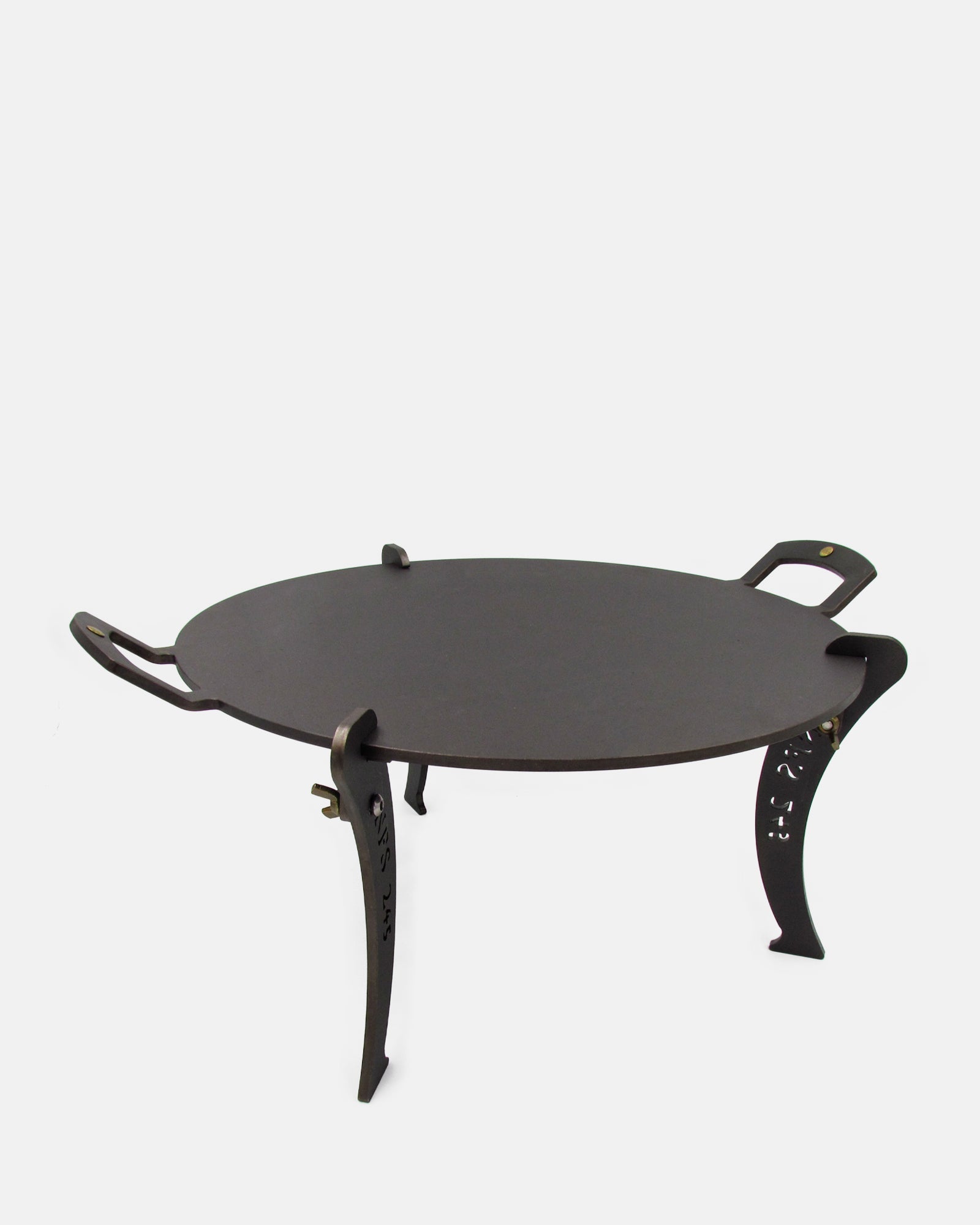 15 inch Black Iron Chapa Griddle Plate with Legs - BRIT LOCKER