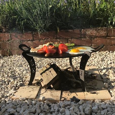 12 inch Black Iron Chapa Griddle Plate with Legs - BRIT LOCKER