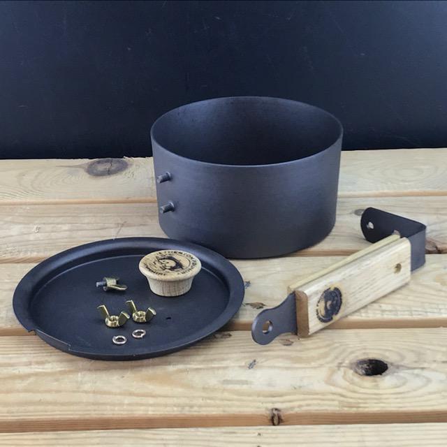 6" (15cm) Spun Iron Glamping Pot with lid - BRIT LOCKER